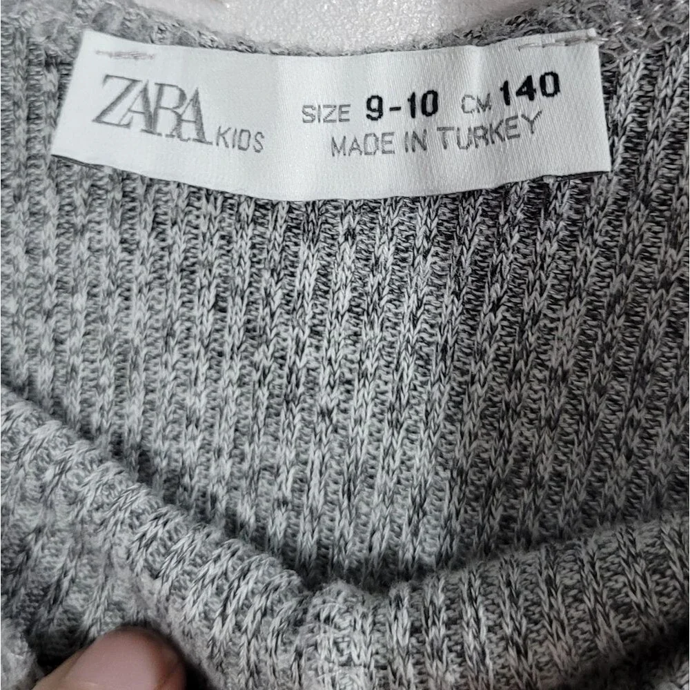 Zara kids 9/10 girls gray long-sleeved twisted front crop top